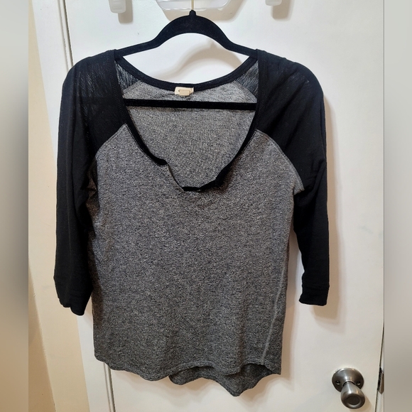 Cute Raglan Button Top - Picture 2 of 9